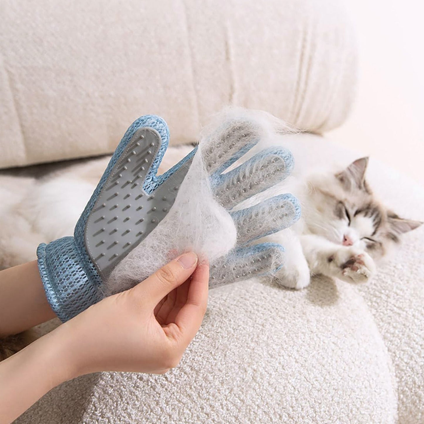 2 - in - 1 Pet Grooming Glove – Double - Sided Deshedding & Massage Brush for Cats/Dogs, Removes Loose Hair from Fur & Furniture, Ultra - Soft Easy - Clean Mitt(single glove) - DelightsDownSouth