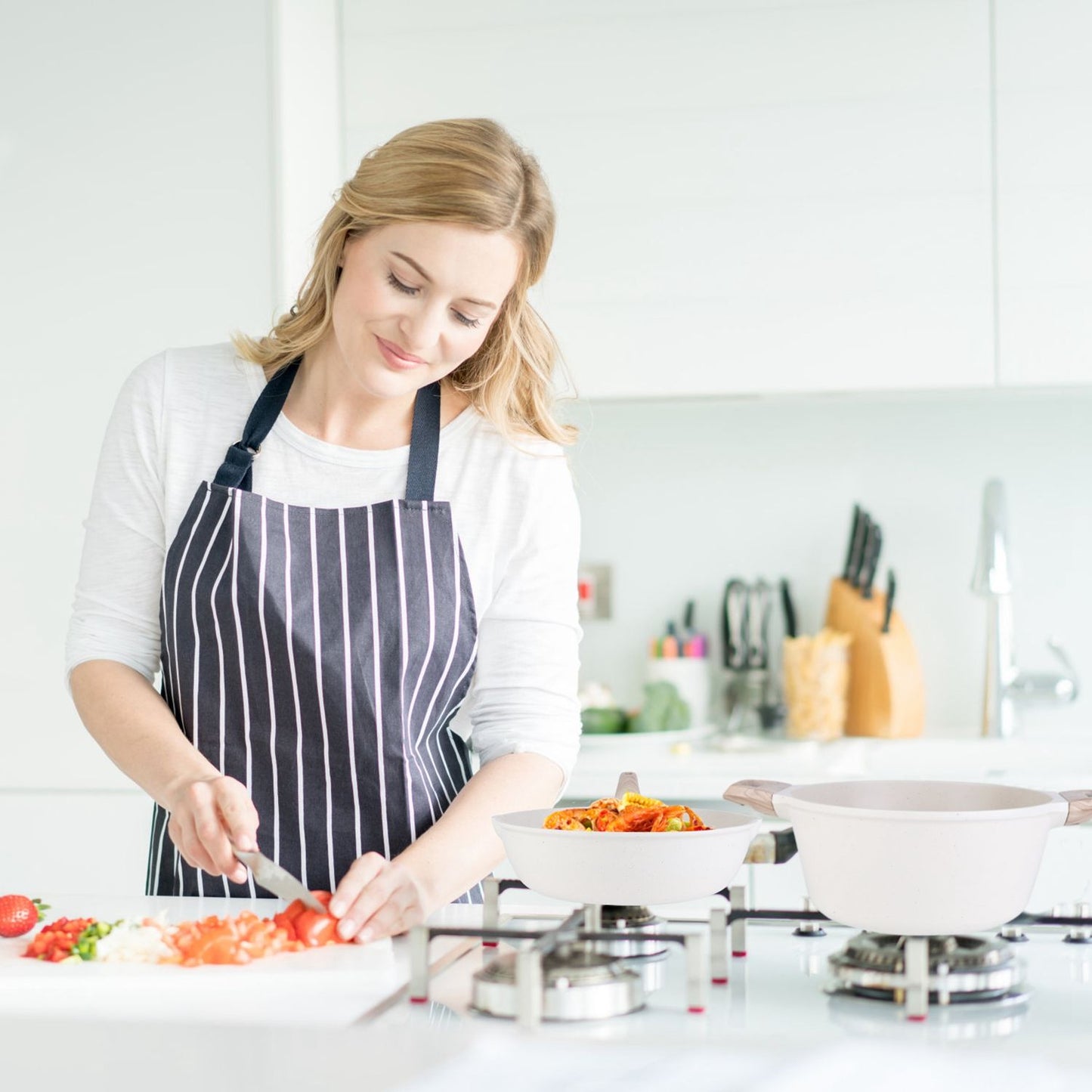 524905851